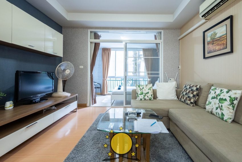 The Queen Real Estate- Patong Loft