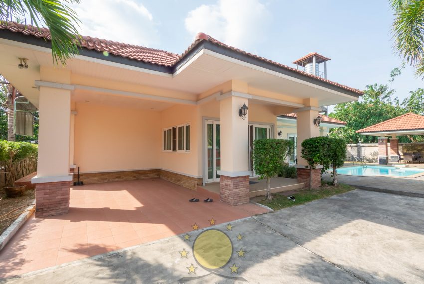 house with private swimming pool for rent in chalong phuket
